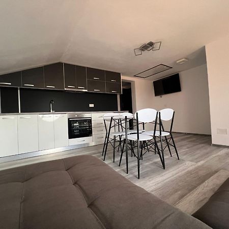 Apartament Casa Dragoeni Târgu Jiu المظهر الخارجي الصورة